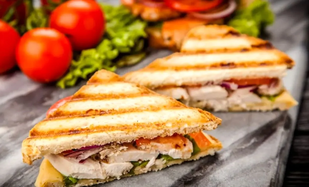 نگاه امروز | طرز تهیه اسنک مرغ در ساندویچساز و ماهیتابه نگاه امروز | طرز تهیه اسنک مرغ در ساندویچساز و ماهیتابه