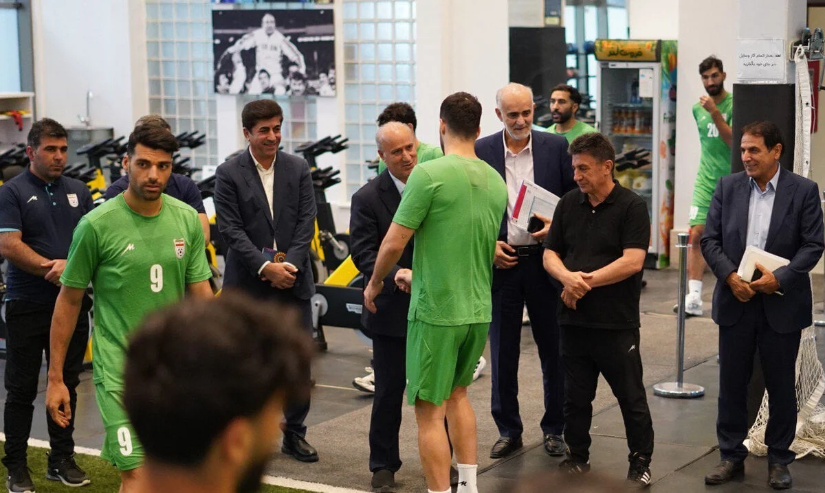 2025-11-25_11-01-13_970846-meylesokhan-ir تمرین ملی با حضور مهدی تاج و امیر قلعه نویی