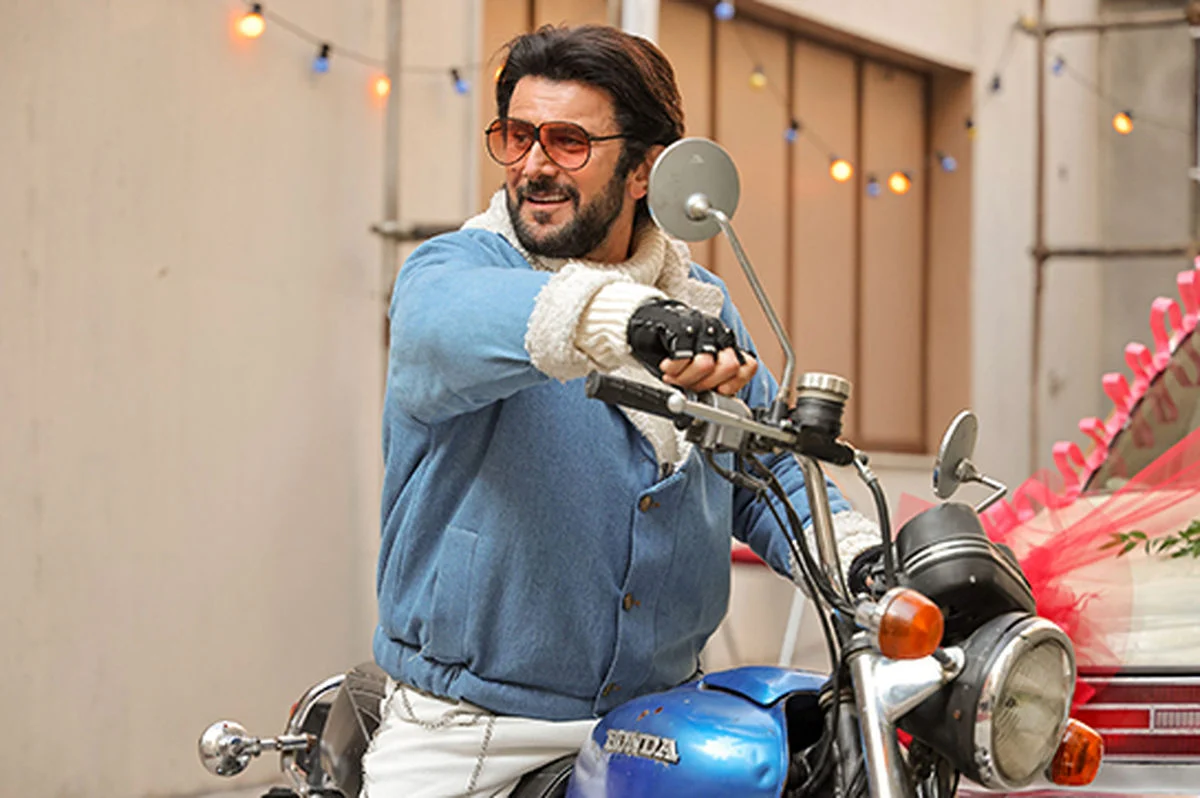 خبر جدید | آقای زالو در حال مکیدن خون خاطرات دهه ۶۰ است خبر جدید | آقای زالو در حال مکیدن خون خاطرات دهه ۶۰ است