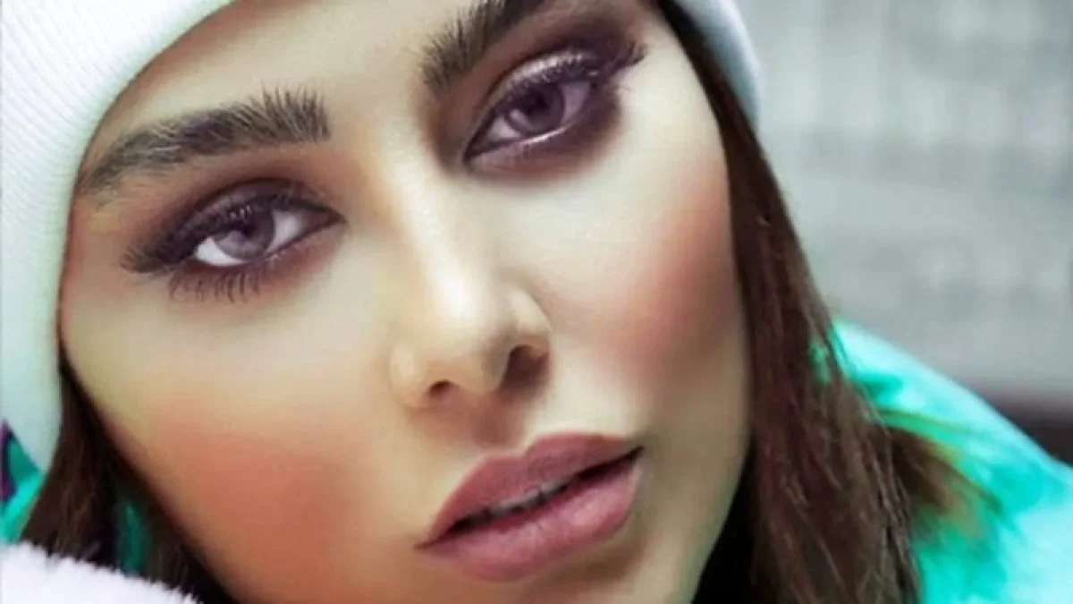 تونل زمان | پوشش خاص سحر قریشی در حرم امام رضا (ع) تونل زمان | پوشش خاص سحر قریشی در حرم امام رضا (ع)