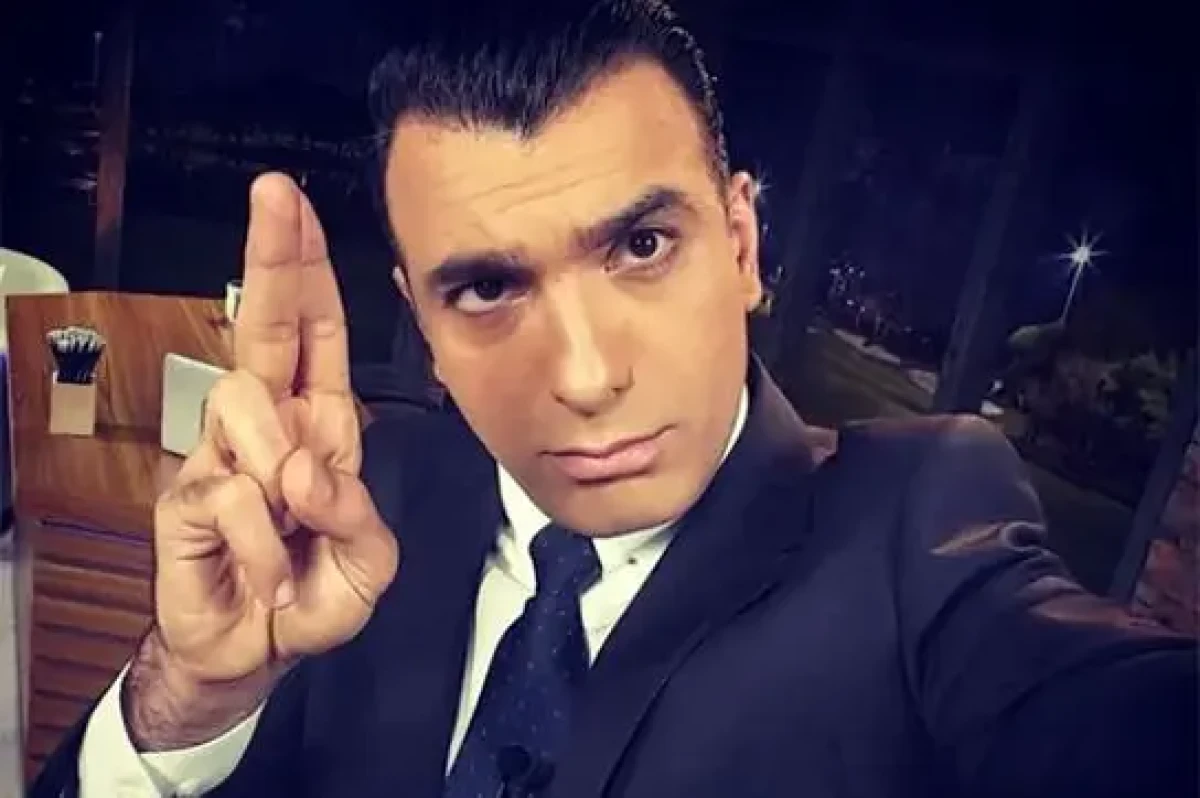 اخراج سینا ولیالله از شبکه امبیسی پرشیا؛ حمله تند ژیلا صادقی به مجری پیشین و اظهارات جنجالی او اخراج سینا ولیالله از شبکه امبیسی پرشیا؛ حمله تند ژیلا صادقی به مجری پیشین و اظهارات جنجالی او