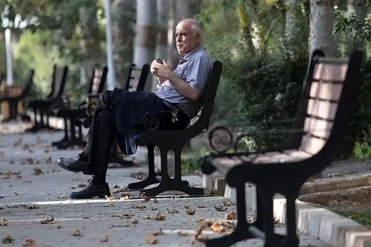 عیدی بازنشستگان ۱۴۰۵ چقدر است؟ پیش‌بینی افزایش مبلغ عیدی سال آینده