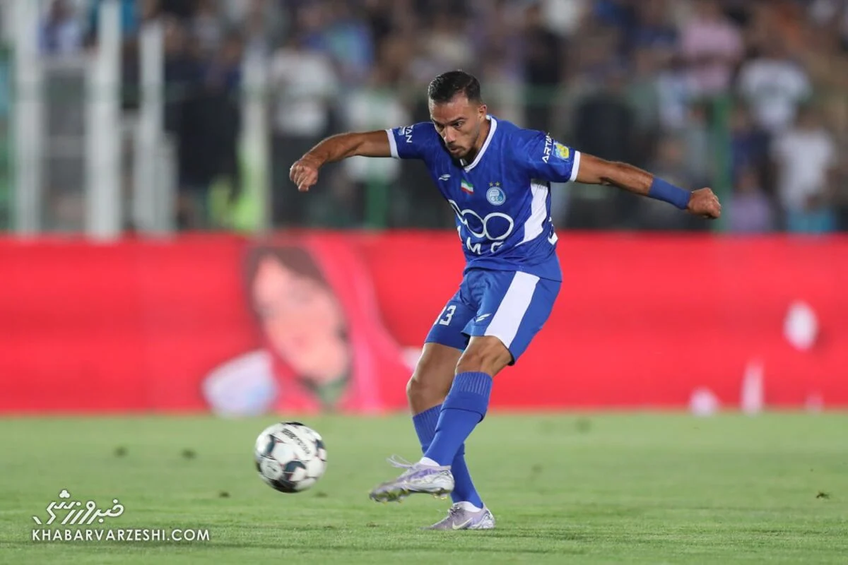 کنایه مدافع استقلال از نیمکتنشینی؛ خون میچکد...! +عکس کنایه مدافع استقلال از نیمکتنشینی؛ خون میچکد...! +عکس