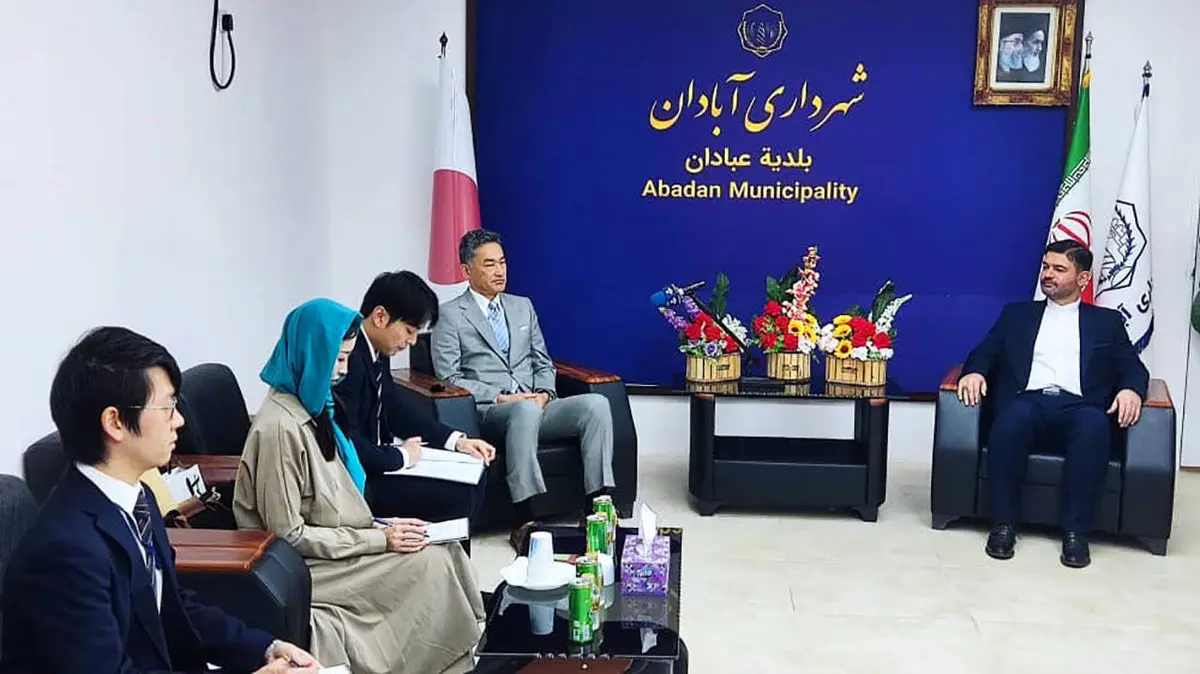 استقبال عجیب آبادان از سفیر ژاپن؛ قول ارسال خودروهای آتش‌نشانی و لغو هشدار سفر