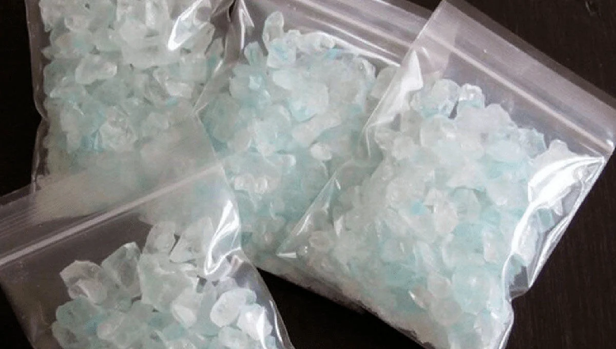 کشف بیش از ۱۰ کیلوگرم شیشه در فرودگاه بندرعباس کشف بیش از ۱۰ کیلوگرم شیشه در فرودگاه بندرعباس