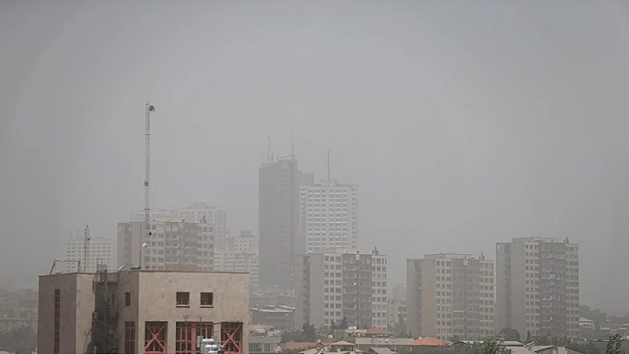 هشدار قرمز در قزوین! شاخص آلودگی به ۱۵۱ رسید هشدار قرمز در قزوین! شاخص آلودگی به ۱۵۱ رسید
