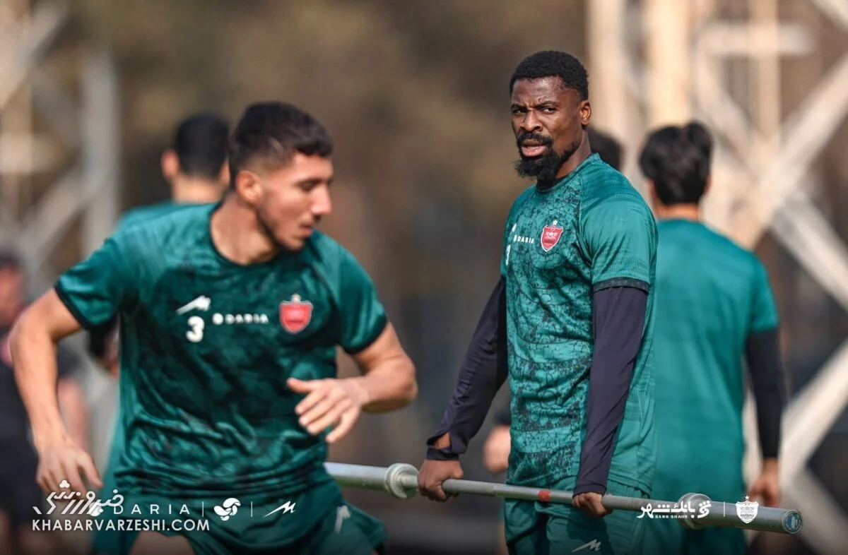 2025-12-01_18-13-35_112688-meylesokhan-ir ۳ ستاره کلیدی پرسپولیس به استقلال میرسند؟/ یک نفر قبل دربی جدا شد و رفت! +عکس