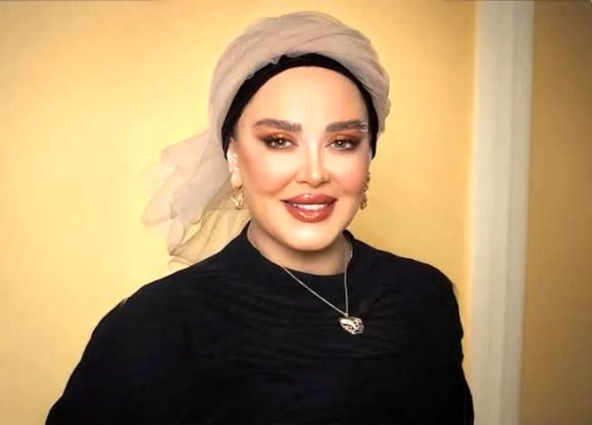 عکسی از تولد ۵۲ سالگی بهاره رهنما در یک کافه عکسی از تولد ۵۲ سالگی بهاره رهنما در یک کافه