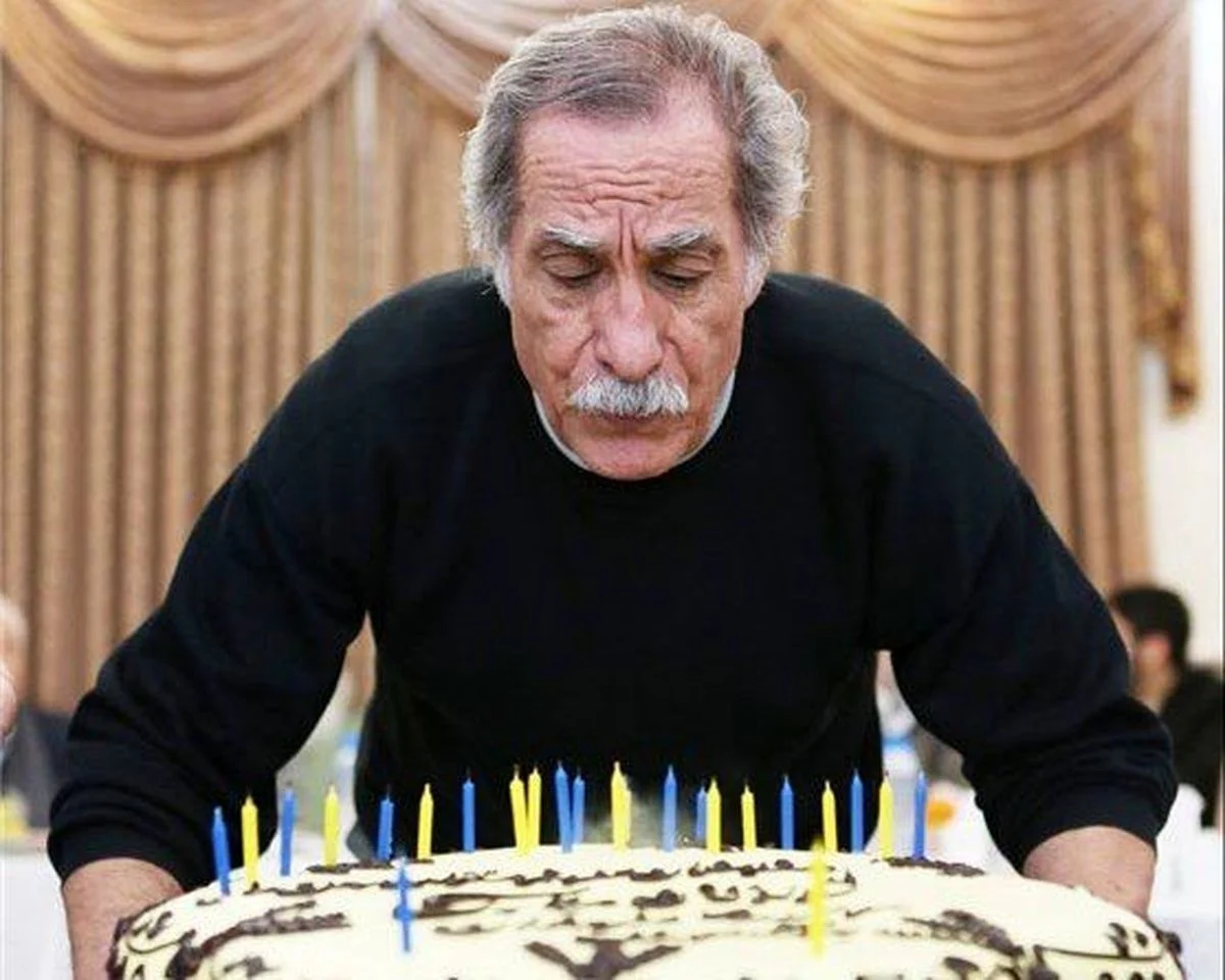 رپ خوانی بازیگر ۷۸ ساله ایران در برنامه قیاسی رپ خوانی بازیگر ۷۸ ساله ایران در برنامه قیاسی