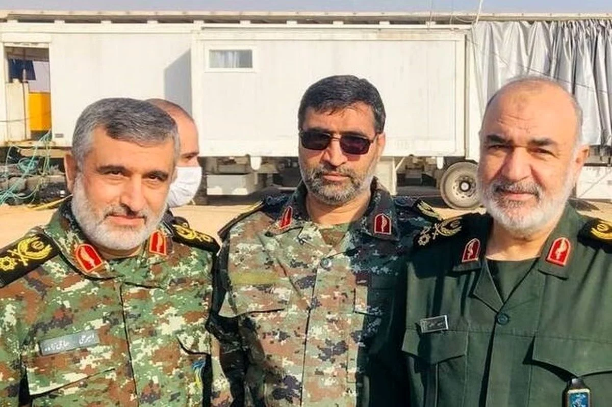 سنگ مزار مشترک شهیدان حاجیزاده و باقری سنگ مزار مشترک شهیدان حاجیزاده و باقری