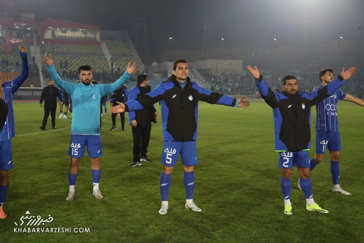 حمله پیشکسوت استقلال به ساپینتو؛ استقلال آقاسی ۱۰۰ میلیاردی را نباید اینطور از دست بدهد! حمله پیشکسوت استقلال به ساپینتو؛ استقلال آقاسی ۱۰۰ میلیاردی را نباید اینطور از دست بدهد!