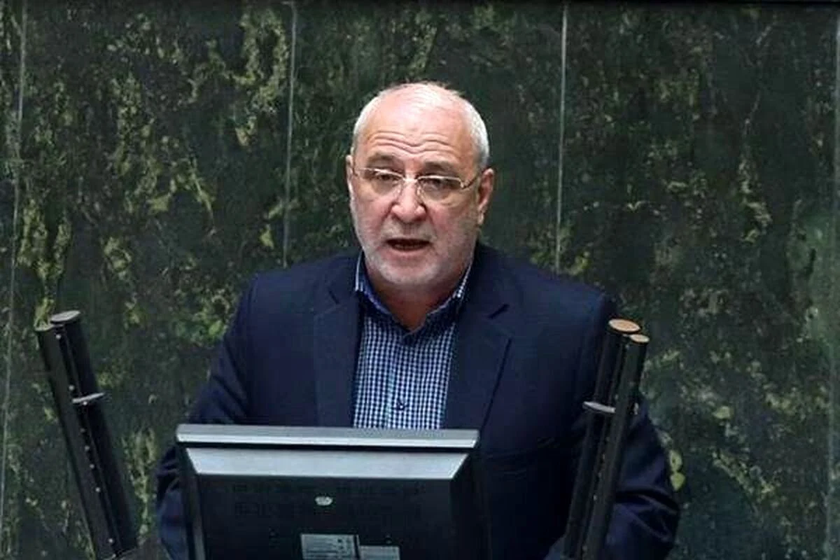 حاجی‌دلیگانی: قطع سهمیه بنزین خودروهای جدید «تبعیض‌آمیز» و «خلاف قانون اساسی» است+فیلم