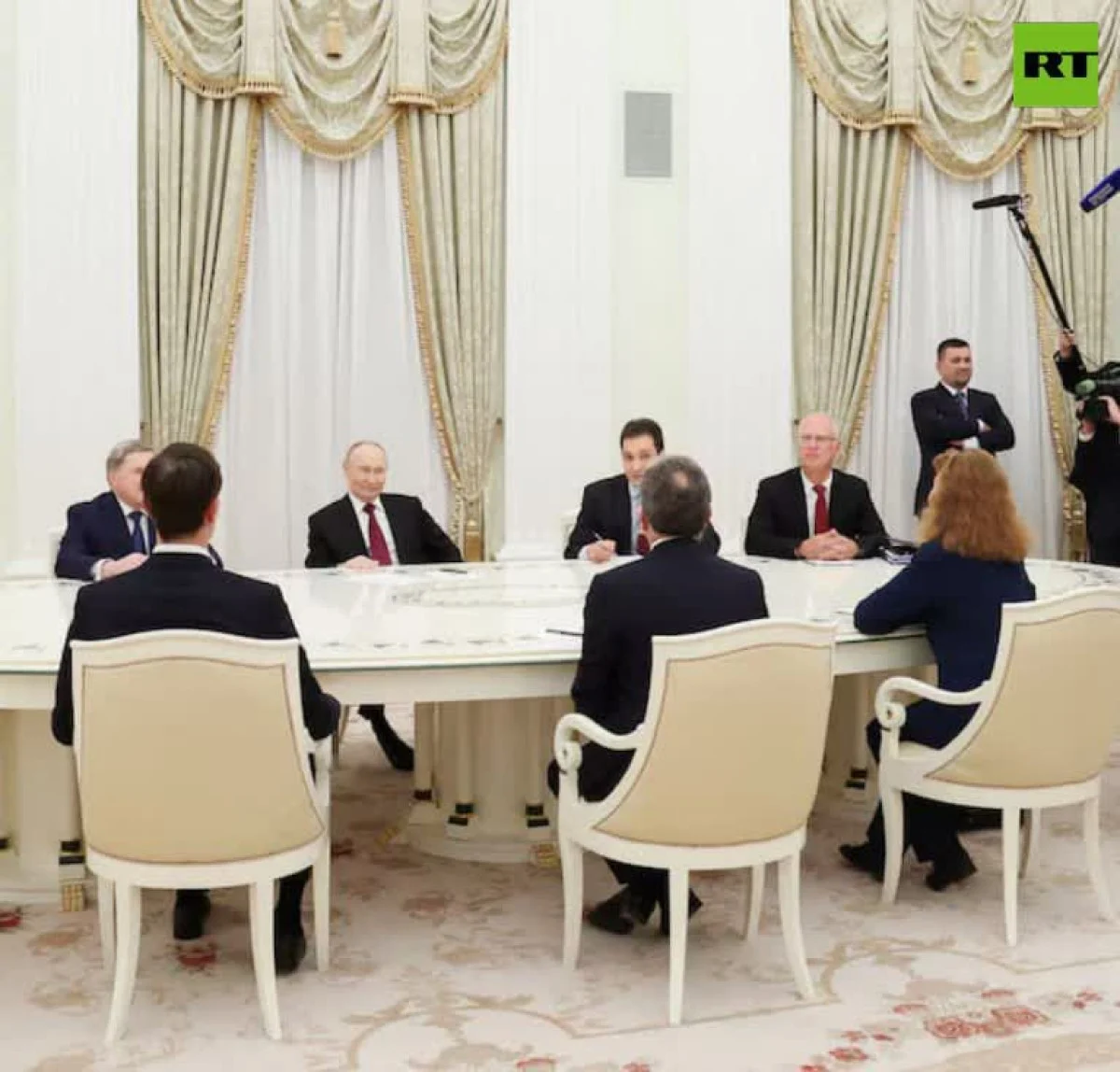 2025-12-03_08-30-27_524559-meylesokhan-ir photo_2025-12-03_01-18-43