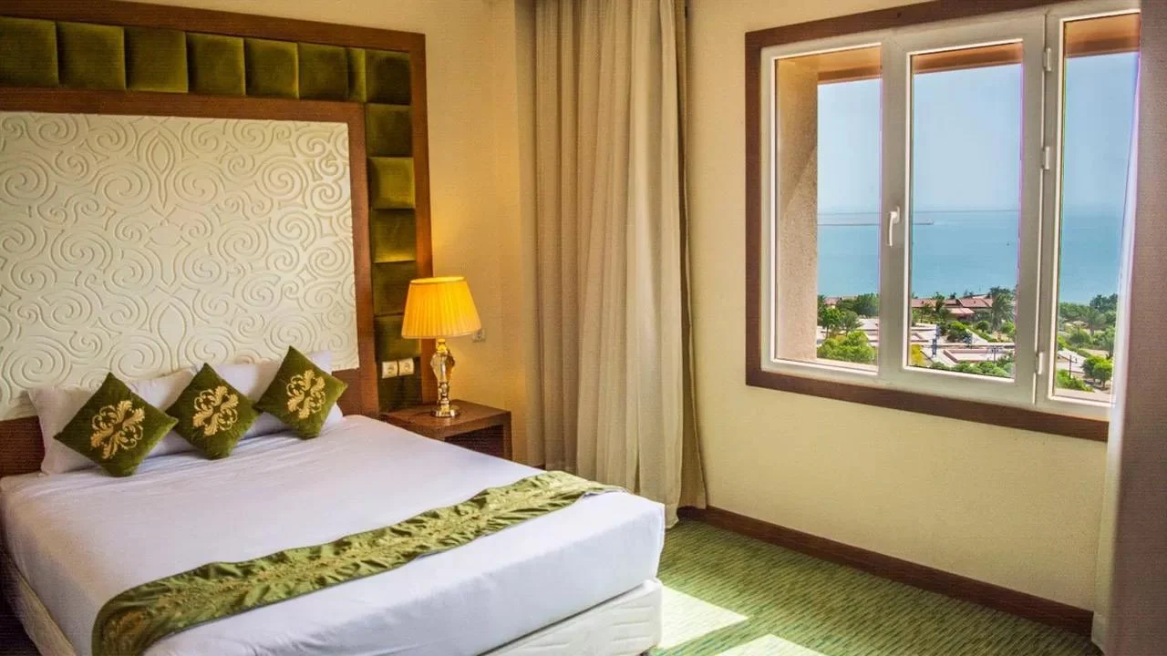 2025-12-03_16-59-45_736144-meylesokhan-ir بهترین هتل پنج ستاره در چابهار