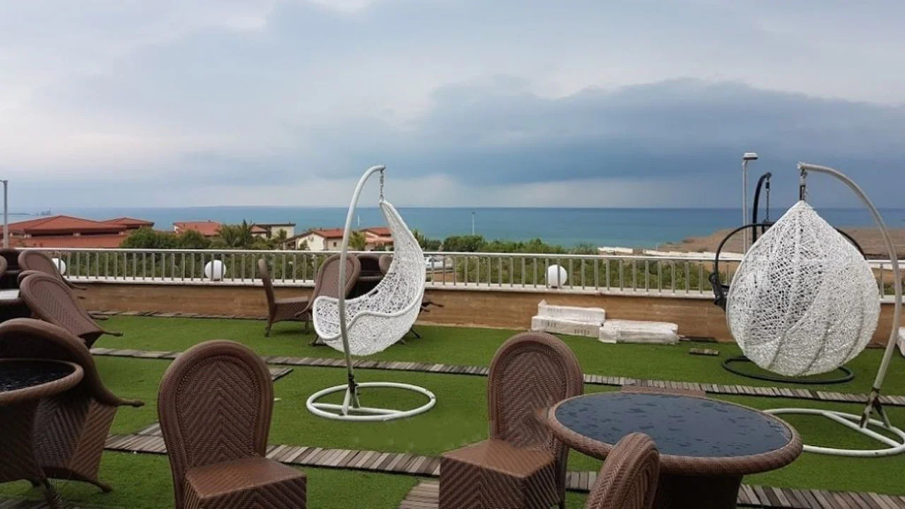 2025-12-03_16-59-46_511809-meylesokhan-ir فضای باز هتل لیپار بهترین هتل پنج ستاره چابهار