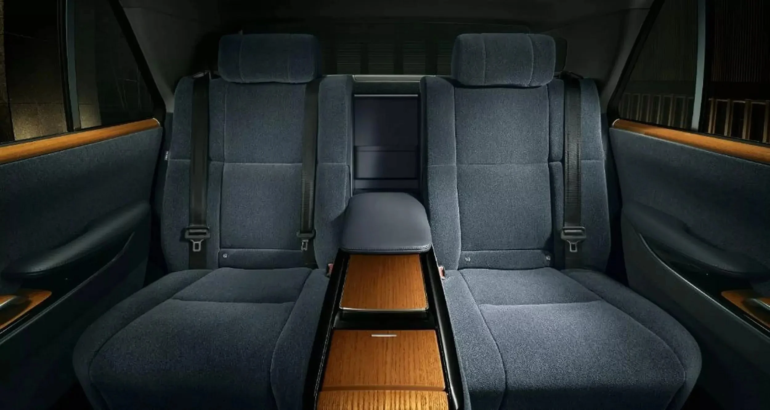 2025-12-03_17-01-43_519630-meylesokhan-ir the-2026-century-broke-up-with-toyota-and-sent-the-8_11zon