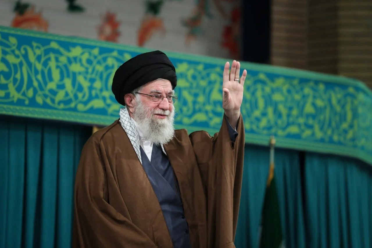 رهبر انقلاب: غرب خلاف‌ها را در بسته‌ای به‌نام آزادی عرضه می‌کند