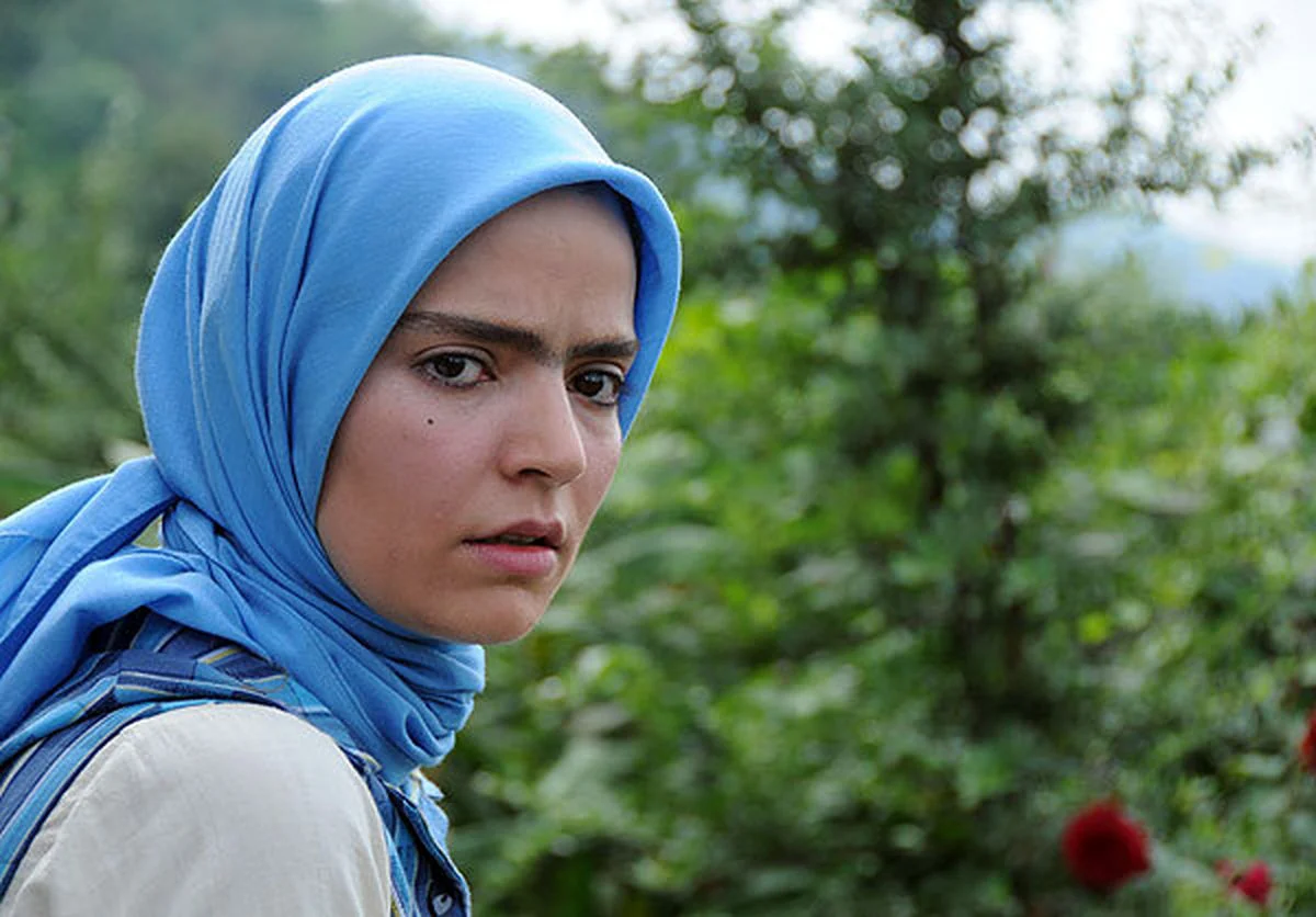 گلرخ سریال از یاد رفته با یک استایل پاییزی جلب توجه کرد گلرخ سریال از یاد رفته با یک استایل پاییزی جلب توجه کرد