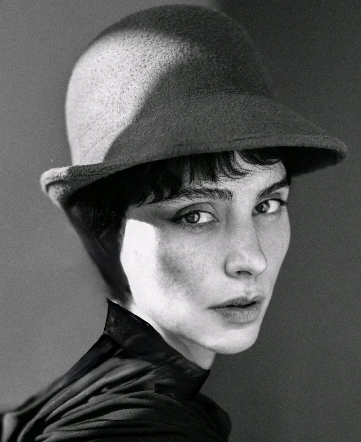 2025-12-03_20-39-59_140096-meylesokhan-ir photo_2025-12-03_19-16-27