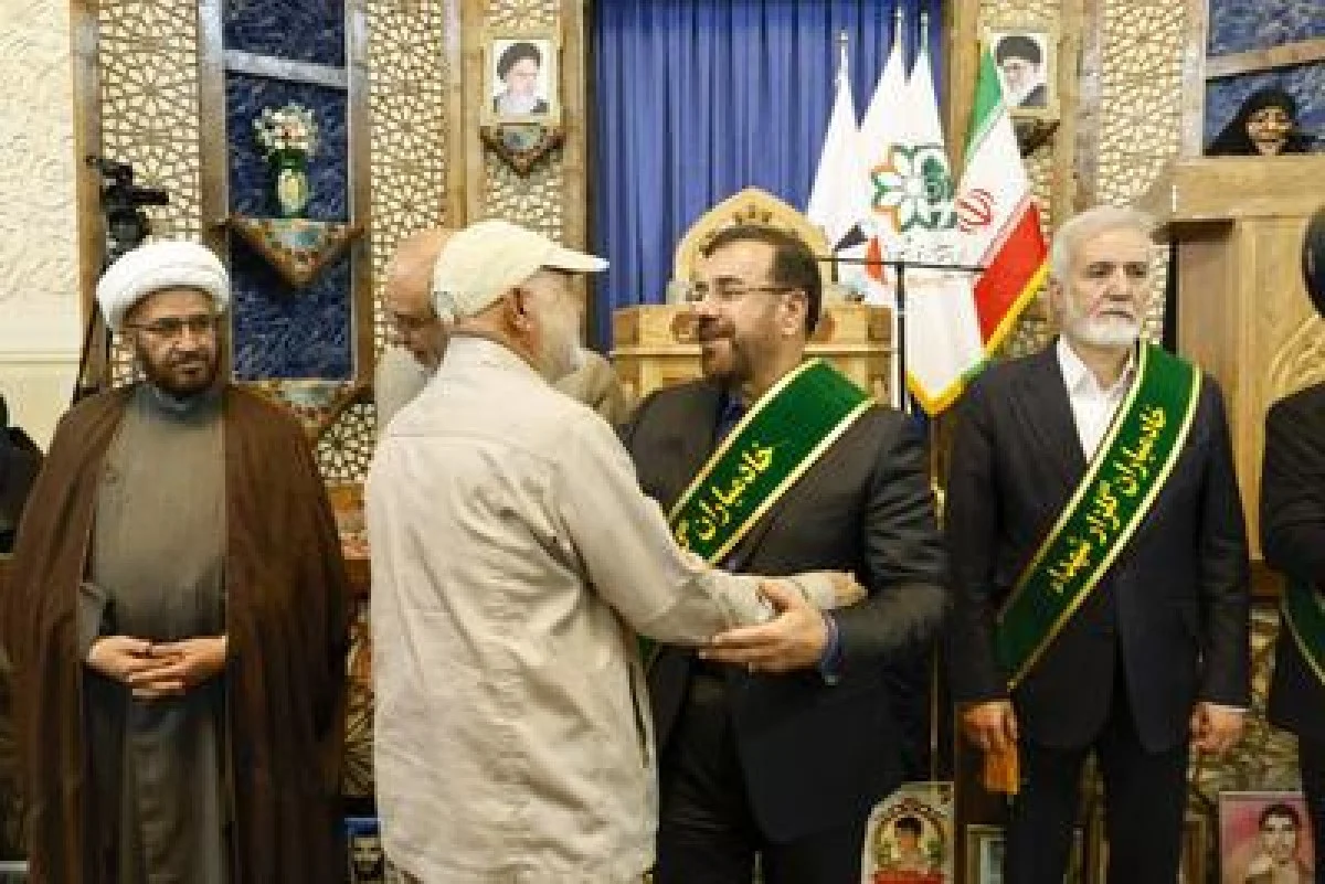 مراسم باشکوه تجلیل از مادران و همسران شهدا در شاهچراغ(ع)