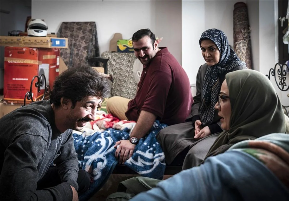 عکس تازه و هنری بازیگر سریال پایتخت لب دریا عکس تازه و هنری بازیگر سریال پایتخت لب دریا