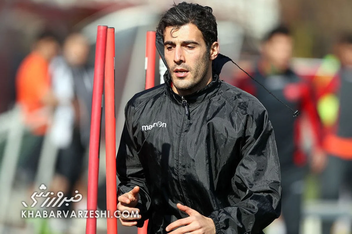 2025-12-04_08-07-22_455944-meylesokhan-ir نورمحمدی: طارمی دقت میکرد استقلال را ۶تایی می کردیم/ به بنگر گفتم یک استقلالی را بزن و دعوا راه بینداز/ قدرت پرسپولیس ترس به جان این تیم انداخته است!