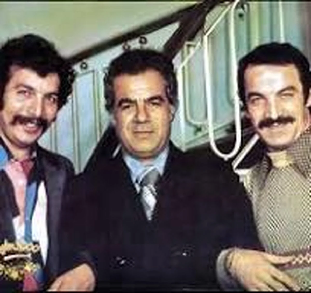 وقتی بهمن مفید از جذبه ناصر ملکمطیعی هول میکند! وقتی بهمن مفید از جذبه ناصر ملکمطیعی هول میکند!