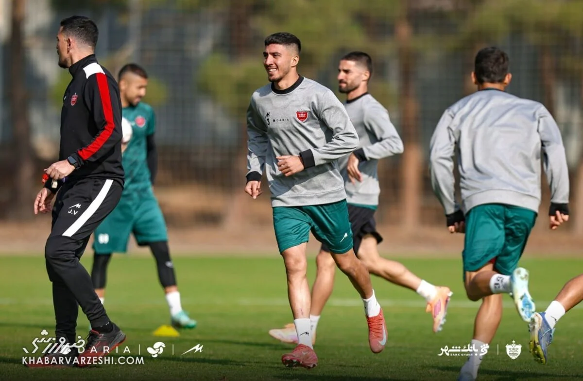 آخرین تمرین تاکتیکی پرسپولیسیها پیش از دربی + عکس آخرین تمرین تاکتیکی پرسپولیسیها پیش از دربی + عکس