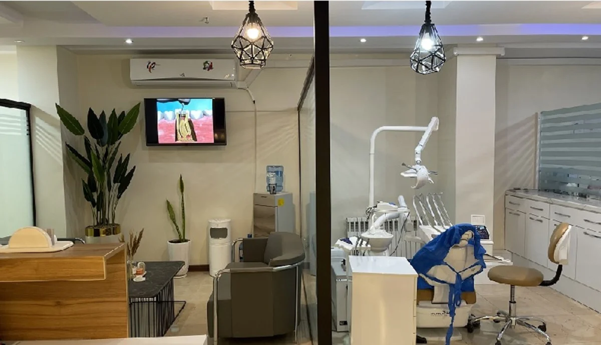 کلینیک دندانپزشکی تخصصی دکتر منوچهر هاشمی