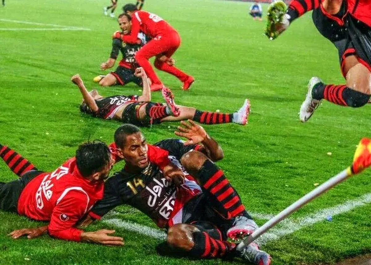 روزهای دردناک گلزن خارجی دربی روی تخت بیمارستان! روزهای دردناک گلزن خارجی دربی روی تخت بیمارستان!