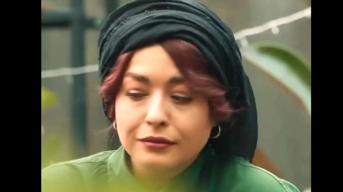 سکانس مشترک مهراوه شریفینیا و پسر همسایه جلب توجه کرد سکانس مشترک مهراوه شریفینیا و پسر همسایه جلب توجه کرد