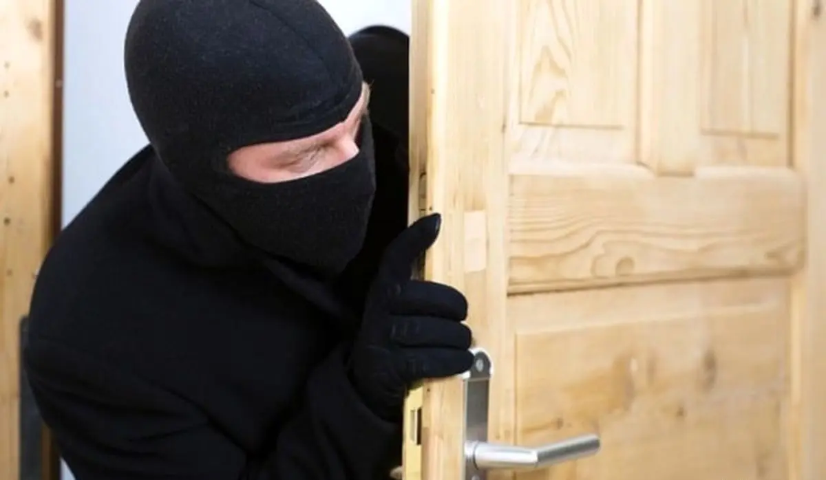 هشدار جدی پلیس تهران: «خانه را بانک نکنید» | افزایش موارد ارز جعلی و سرقت‌های هدفمند