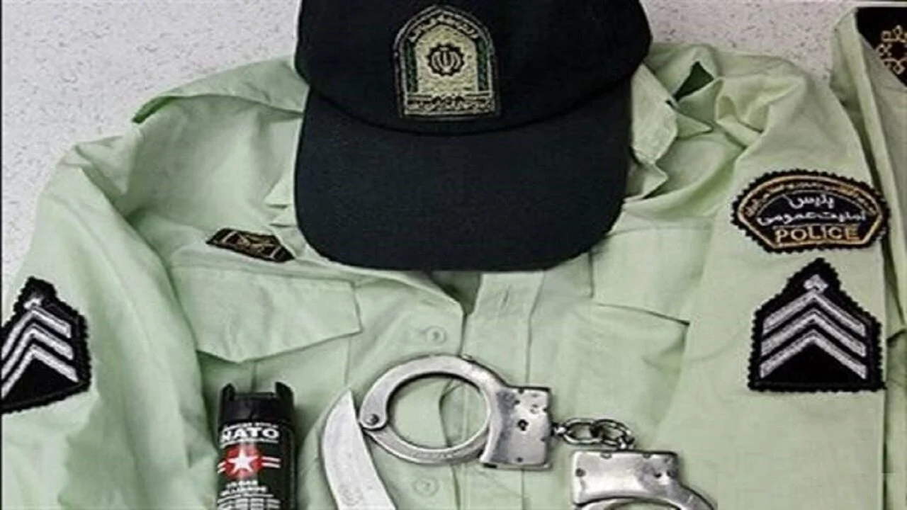 بازداشت مأمور قلابی پلیس که با لباس و بی‌سیم تقلبی در تاکسی‌های اینترنتی فعالیت می‌کرد