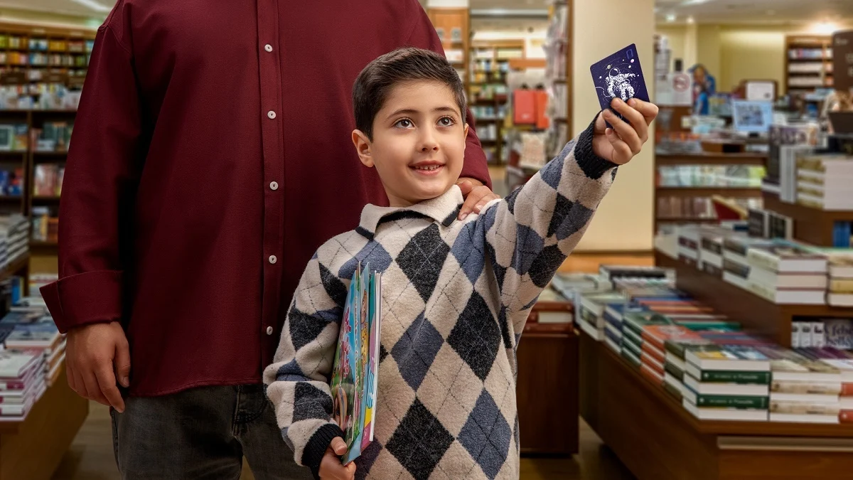 چرا نباید کارت بانکی را به کودک بسپاریم؟ چرا نباید کارت بانکی را به کودک بسپاریم؟