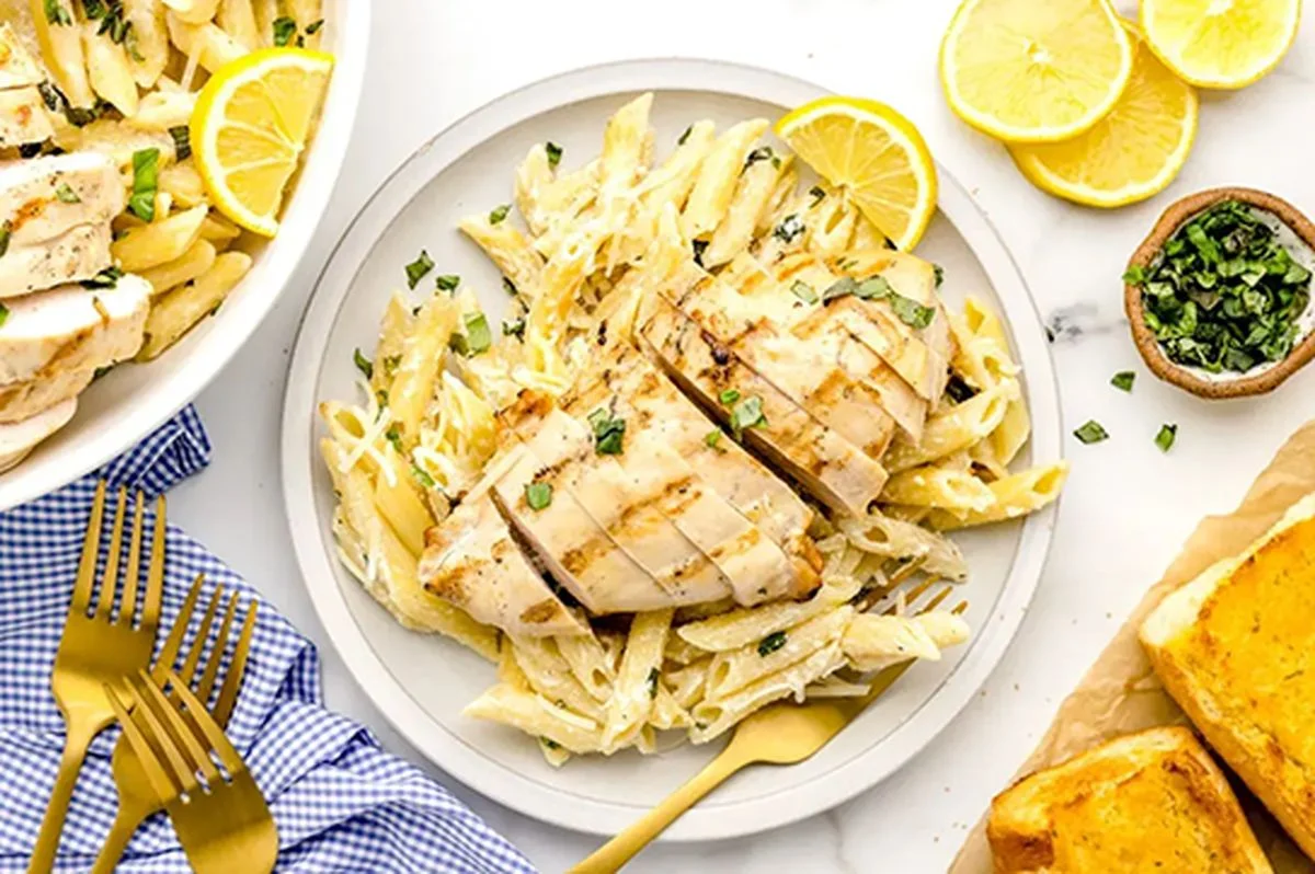 دستور پخت آسانِ پاستا مرغ و لیمو دستور پخت آسانِ پاستا مرغ و لیمو