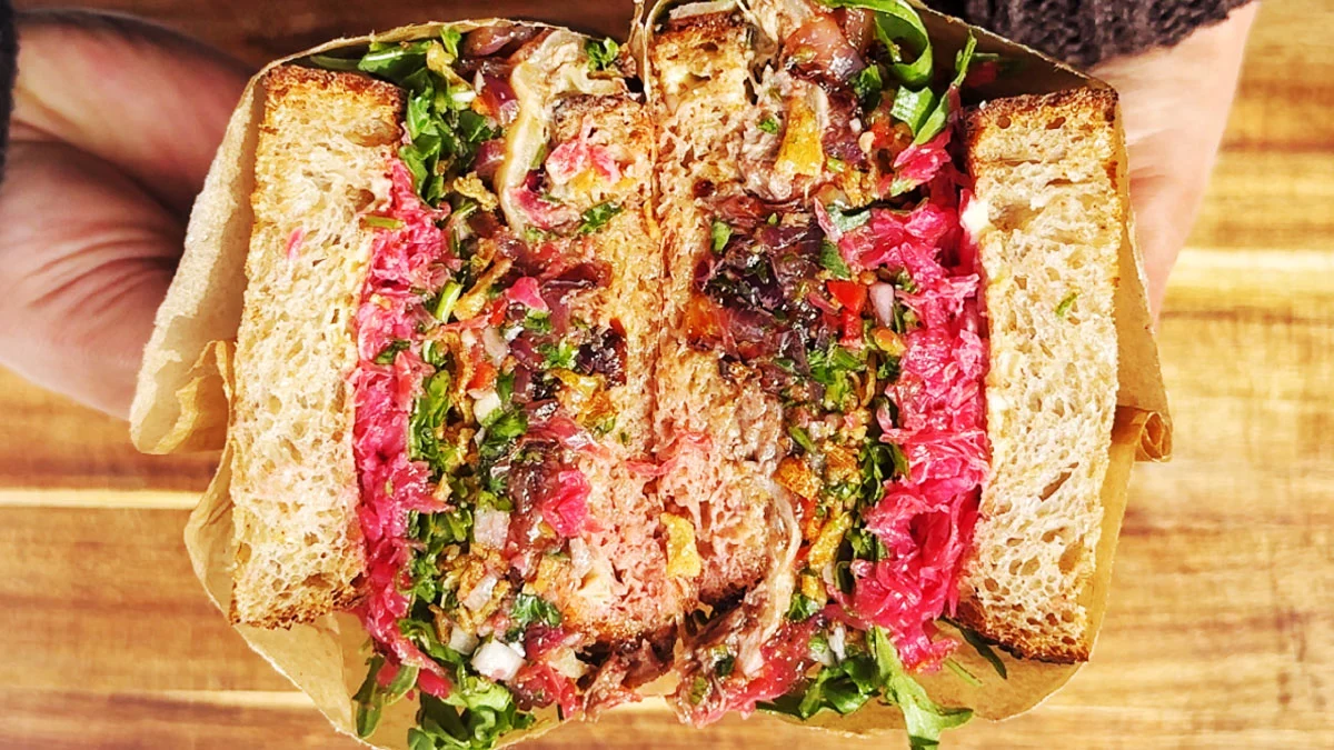 2025-12-07_13-21-00_267043-meylesokhan-ir How-to-make-Jigo-sandwich-at-home