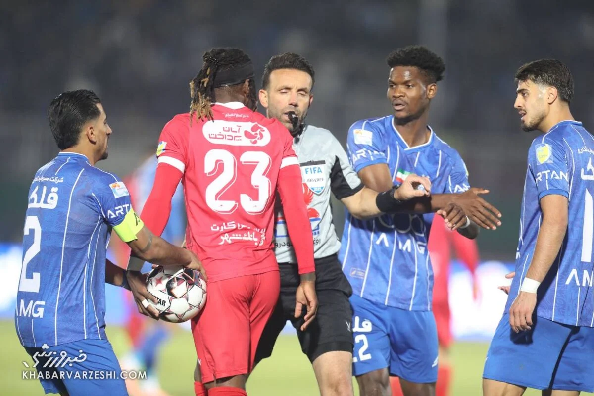 خبر ورزشی| اقدام باشگاه پرسپولیس علیه حواشی دربی؛ استادیوم جای خشونت و توهین نیست اقدام باشگاه پرسپولیس علیه حواشی دربی؛ استادیوم جای خشونت و توهین نیست