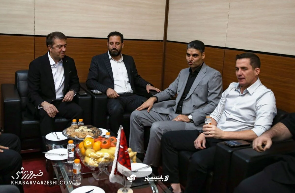 خبر ورزشی| قول باشگاه پرسپولیس به اوسمار برای نقل و انتقالات قول باشگاه پرسپولیس به اوسمار برای نقل و انتقالات