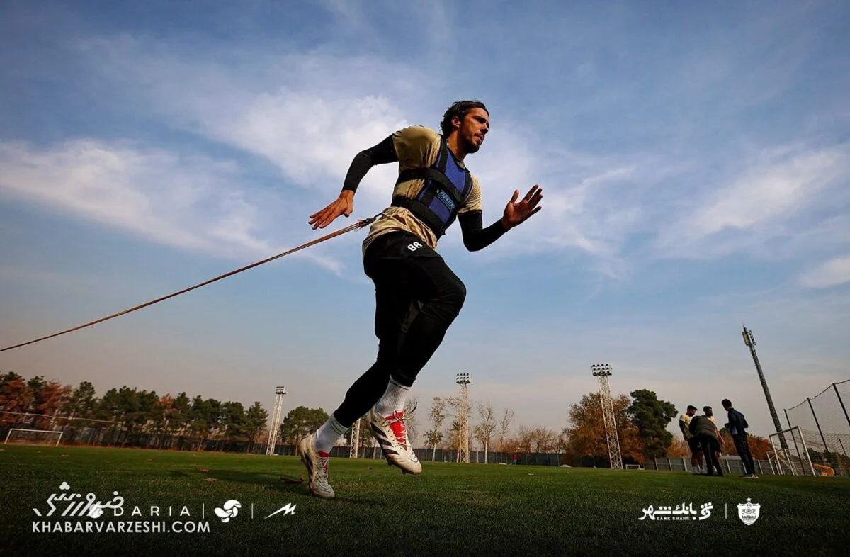 2025-12-07_18-52-48_146655-meylesokhan-ir آرپیچیزن پرسپولیس برگشت! +عکس