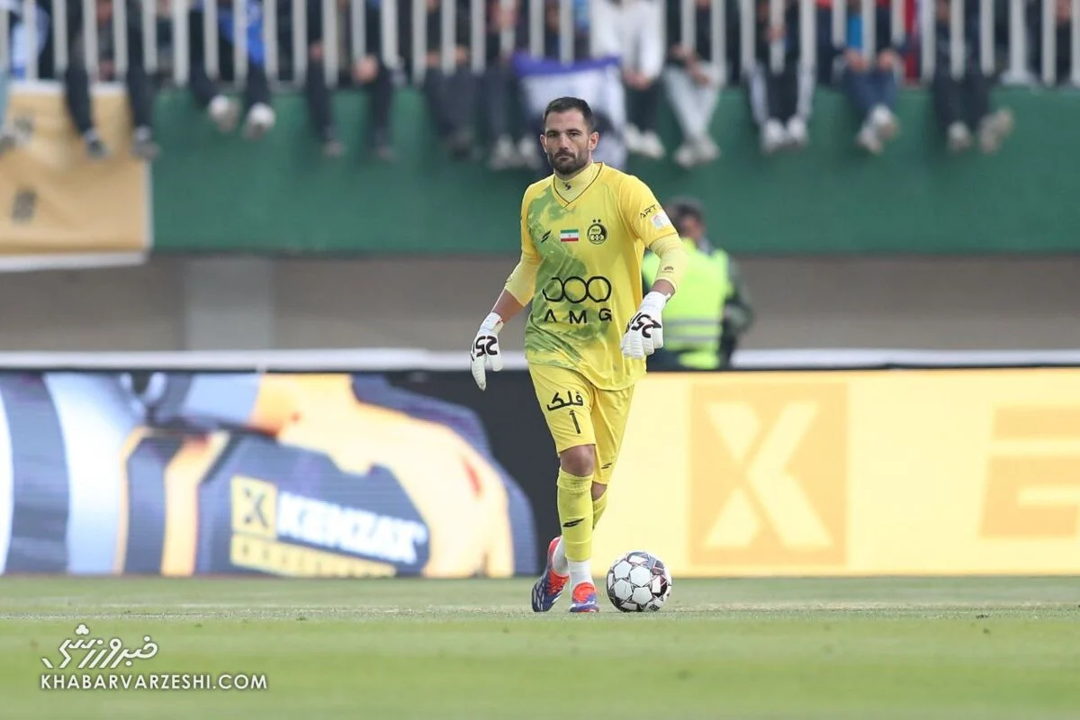 خبر ورزشی| واکنش گلر استقلال به فحاشی هافبک پرسپولیس/ تکلیف آدان با سروش رفیعی یکسره شد! +عکس واکنش گلر استقلال به فحاشی هافبک پرسپولیس/ تکلیف آدان با سروش رفیعی یکسره شد! +عکس