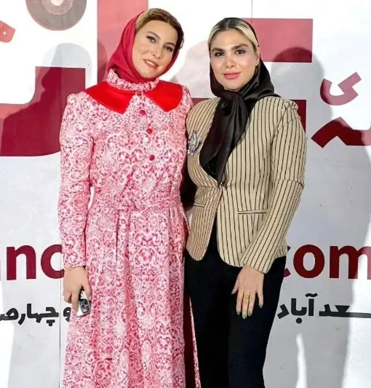 استایل جذاب فریبا نادری با پیراهن گلدار در یک کنسرت استایل جذاب فریبا نادری با پیراهن گلدار در یک کنسرت