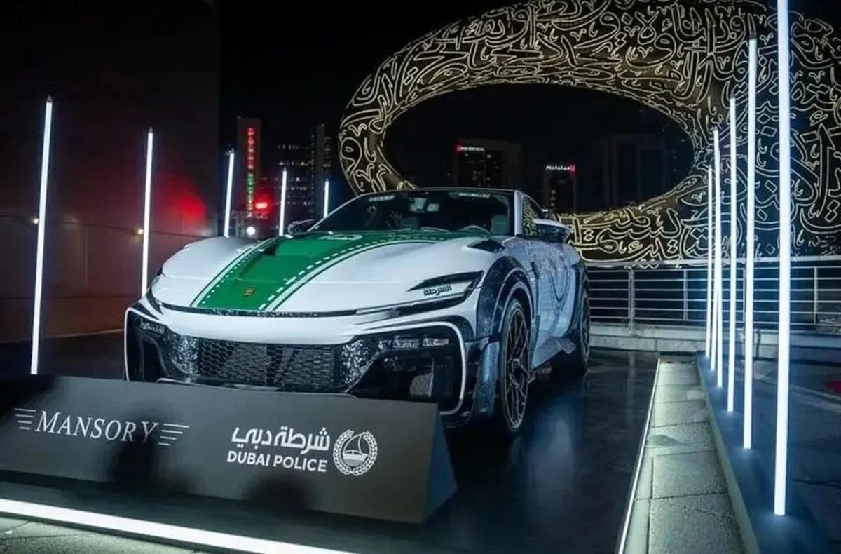 اخبار روز | فراری منصوری در امارات ماشین پلیس شد اخبار روز | فراری منصوری در امارات ماشین پلیس شد