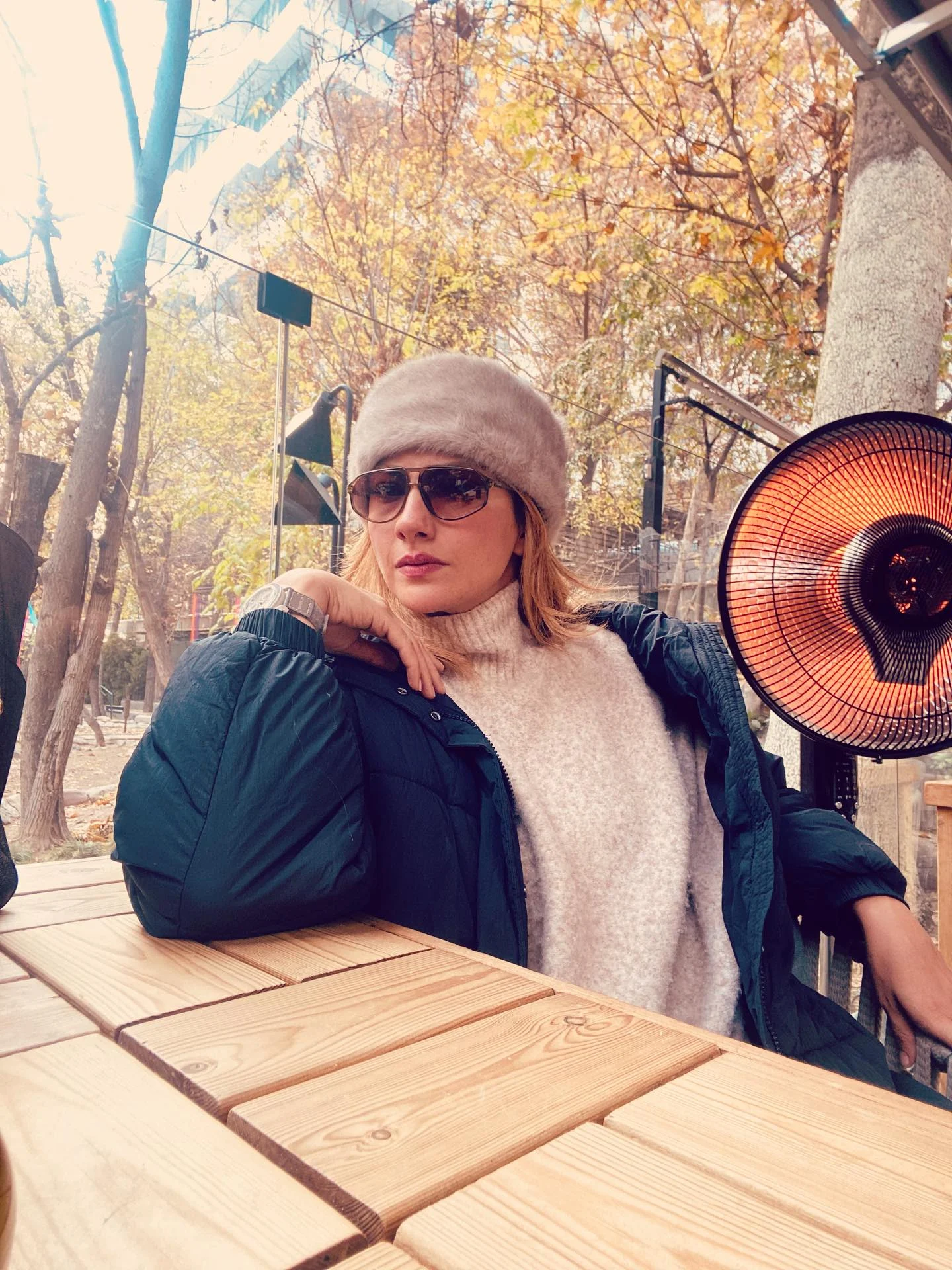 عکس‌های جذاب سوسنِ پایتخت با استایلی پاییزی منتشر شد