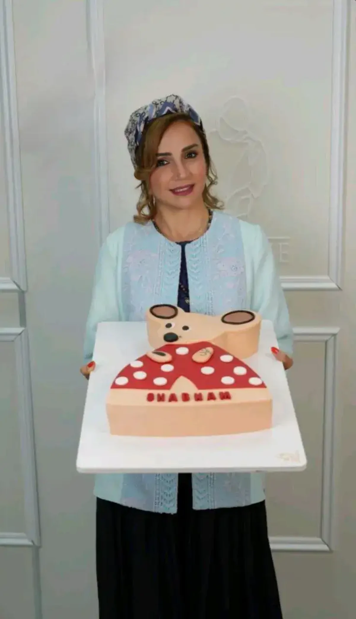 کیک تولد شبنم قلی‌خانی با طرح «مدرسه موش‌ها» سوژه شد