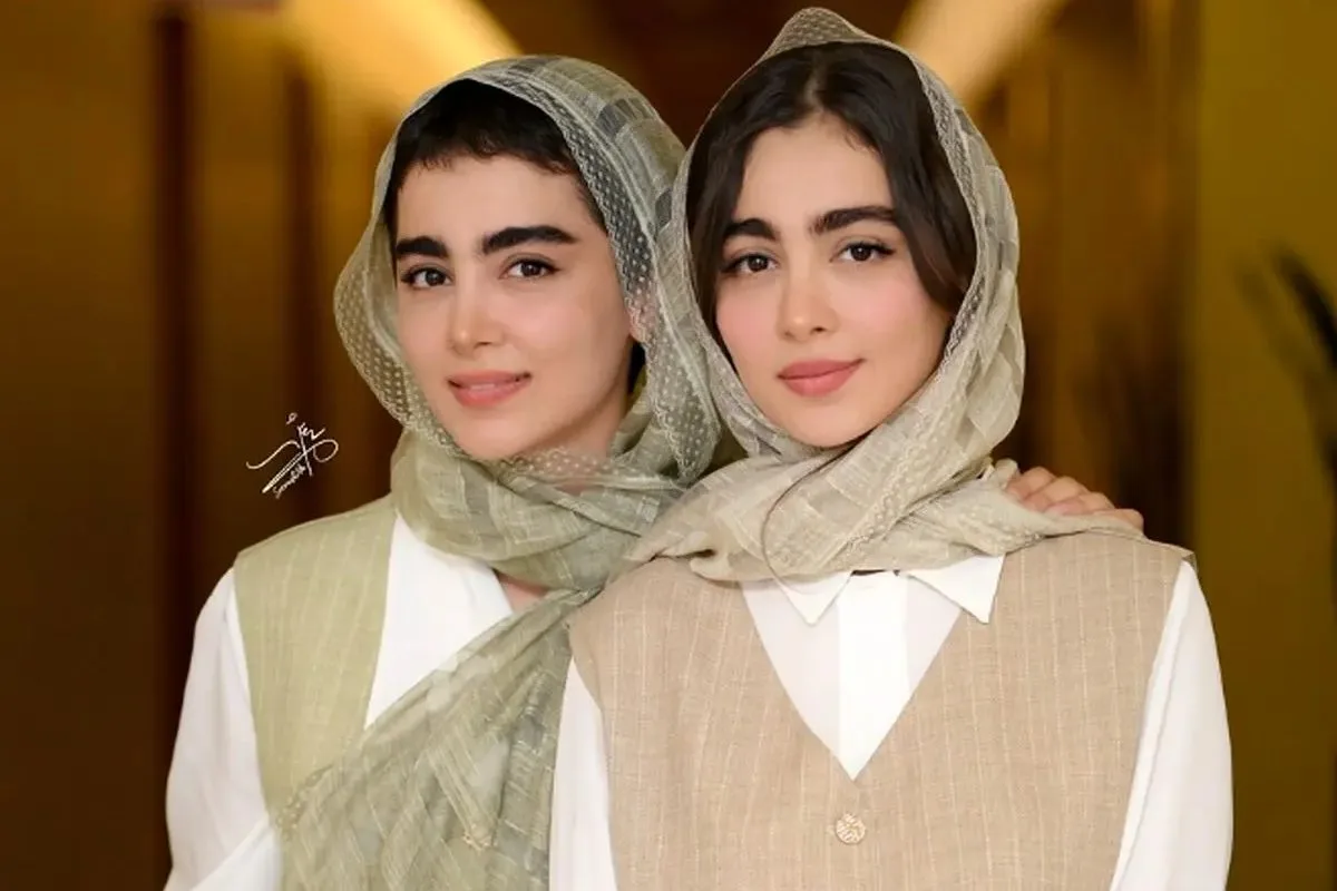 قاب دیدنی از سنا حسینی با تیپی خاص در فضای کتابخانه