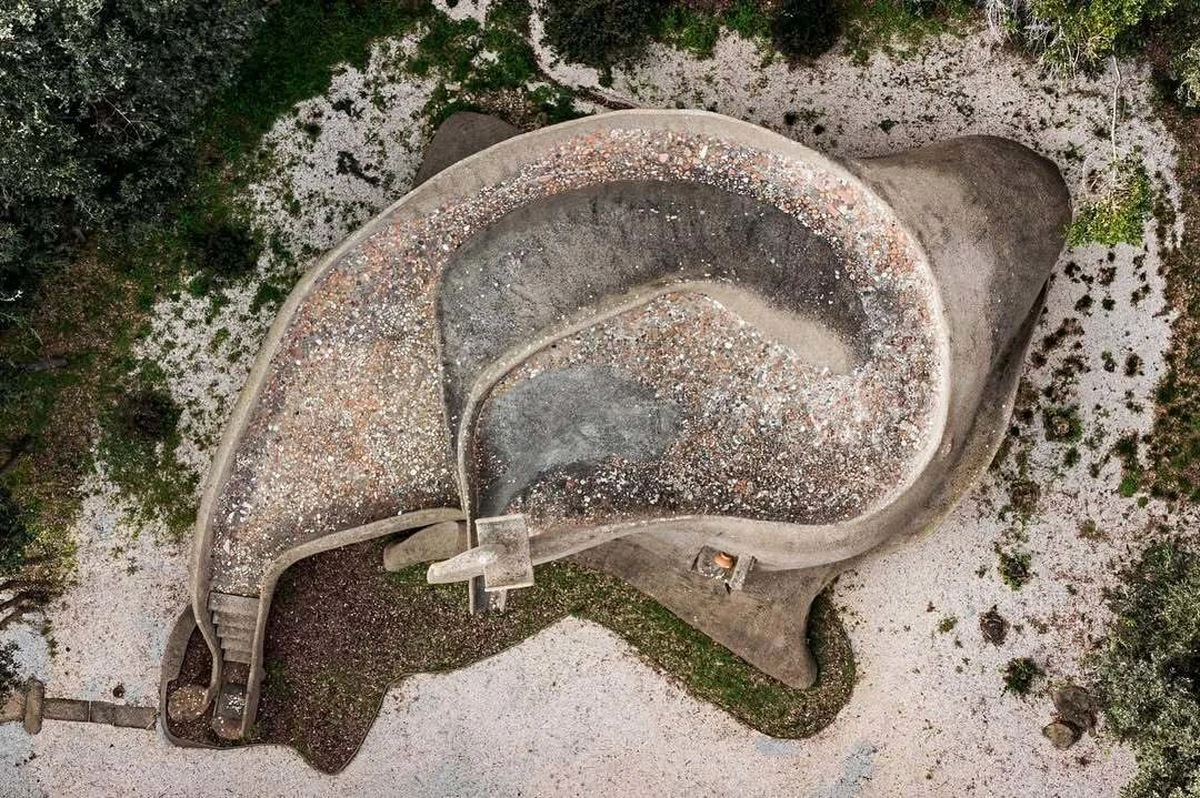 نقد مطلب/ خانهای مدرن در ایتالیا که شبیه یک نهنگ است! نقد مطلب/ خانهای مدرن در ایتالیا که شبیه یک نهنگ است!