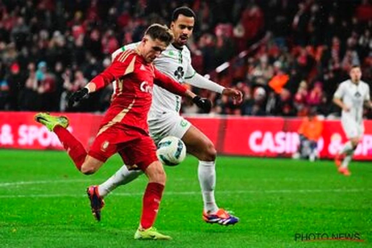 نقد مطلب/ تصویری از ستاره دورگه تیم ملی در کنار همسرش نقد مطلب/ تصویری از ستاره دورگه تیم ملی در کنار همسرش