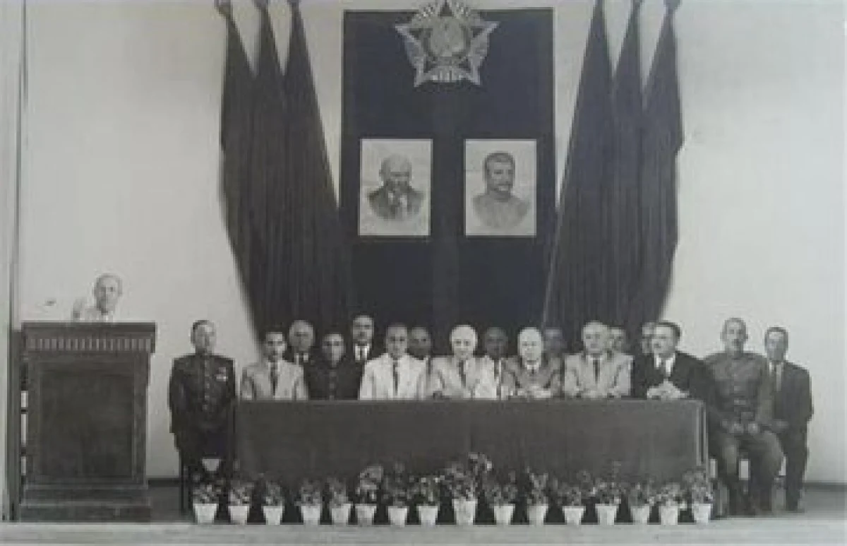 عکس تاریخ| همه ایران نگران؛آذربایجان اعلام خودمختاری کرد، قزاقها در زنجان سنگر گرفتند؛ آذر ۱۳۲۴ همه ایران نگران؛آذربایجان اعلام خودمختاری کرد، قزاقها در زنجان سنگر گرفتند؛ آذر ۱۳۲۴